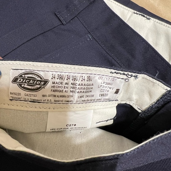 2 pairs of Men’s Cargo Dickies - Picture 2 of 2
